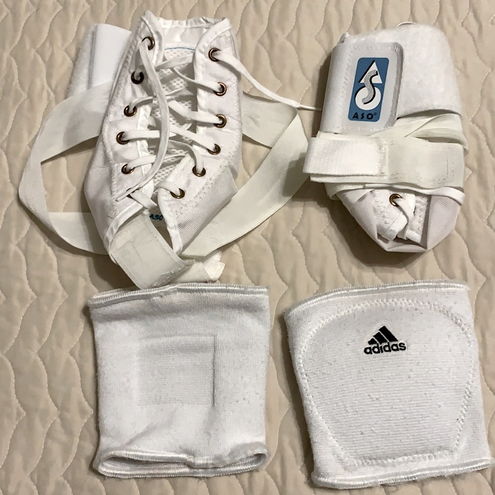 Adidas volleyball knee pads sz S & Aso ankle braces in white XS.